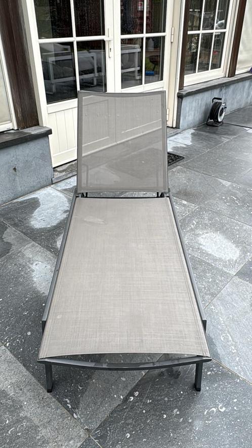 Jati en kebon ligzetel weg wegens verhuis, Tuin en Terras, Ligbedden, Zo goed als nieuw, Aluminium, Verstelbaar, Ophalen