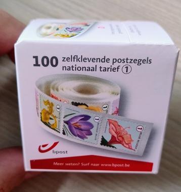 100 zelfklevende postzegels, verzegeld doosje beschikbaar voor biedingen