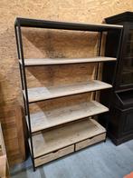 Prachtig wandrek /boekenrek zwart metaal /massief grenen, Huis en Inrichting, Ophalen