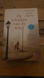 Carlos Ruiz Zafón - De schaduw van de wind, Comme neuf, Enlèvement ou Envoi, Carlos Ruiz Zafón