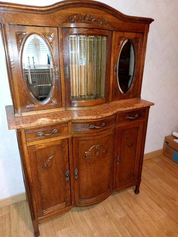 Eiken dressoirkast met spiegels en glas beschikbaar voor biedingen