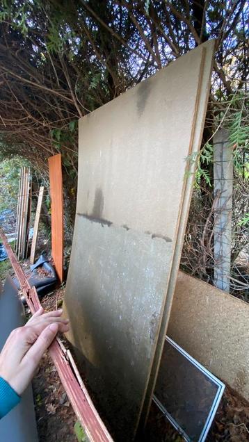 2 waterwerende spaanplaat 250cm x 150cm beschikbaar voor biedingen