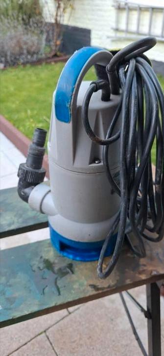 Pompe à eau submersible Einhel 750 W beschikbaar voor biedingen