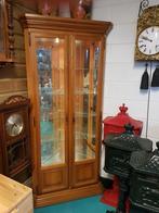 Zeer mooie hoekkast, hoekvitrine met verlichting 👌👌, Huis en Inrichting, Kasten | Vitrinekasten, Met deur(en), Eikenhout, Brocante landelijk