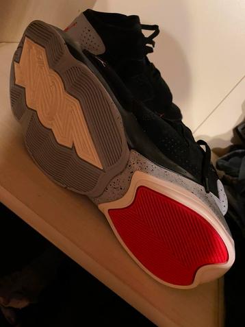 3 paar nieuwe air jordans beschikbaar voor biedingen