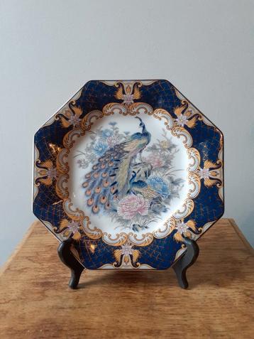 Sierbordje porselein prachtige pauw- en pioenenontwerp beschikbaar voor biedingen