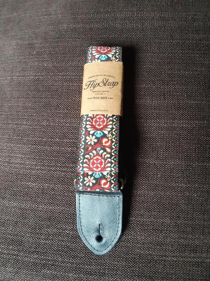 HipStrap Red Haze Vintage Style, Muziek en Instrumenten, Instrumenten | Toebehoren, Nieuw, Elektrische gitaar, Ophalen of Verzenden