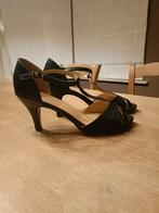 Zwarte hakken 41 van forever folie, Kleding | Dames, Ophalen of Verzenden, Zo goed als nieuw