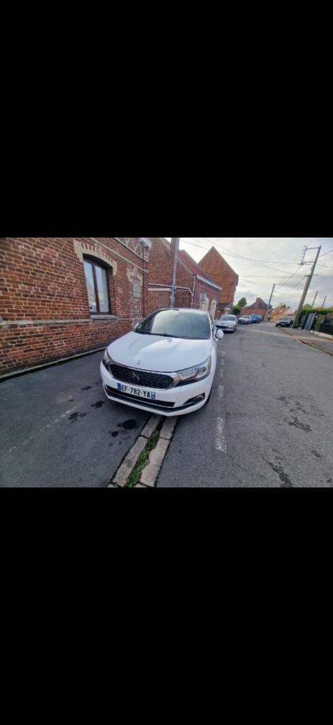 Citroën DS4 2016 en parfait Etat, Auto's, Citroën, Particulier, DS4, Diesel, Euro 6, 5 deurs, Handgeschakeld, Wit, Onderhoudsboekje