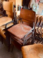 Vintage houten schoolstoelen en stapelstoelen, Ophalen