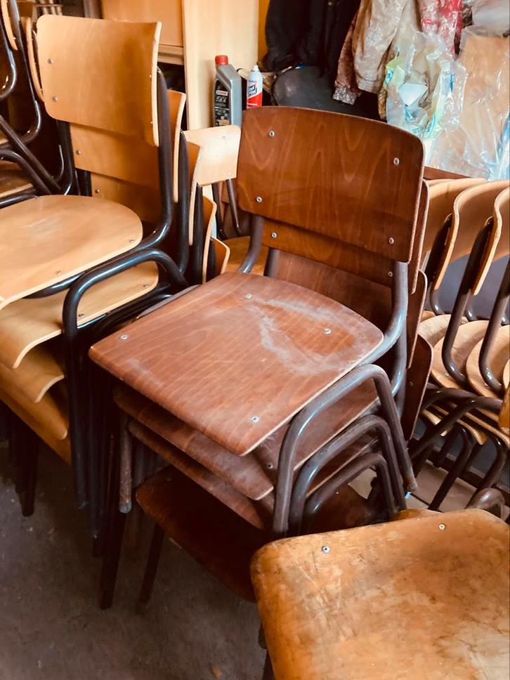 Vintage houten schoolstoelen en stapelstoelen, Antiquités & Art, Antiquités | Meubles | Chaises & Canapés, Enlèvement