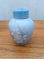 Herend porseleinen vaasje met deksel. Hoogte: 12,70 cm, Ophalen of Verzenden