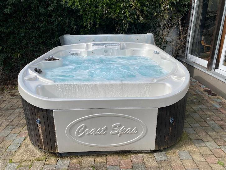 bubbelbad, Tuin en Terras, Bubbelbaden en Hottubs, Gebruikt, Vast, Afdekzeil, Ophalen