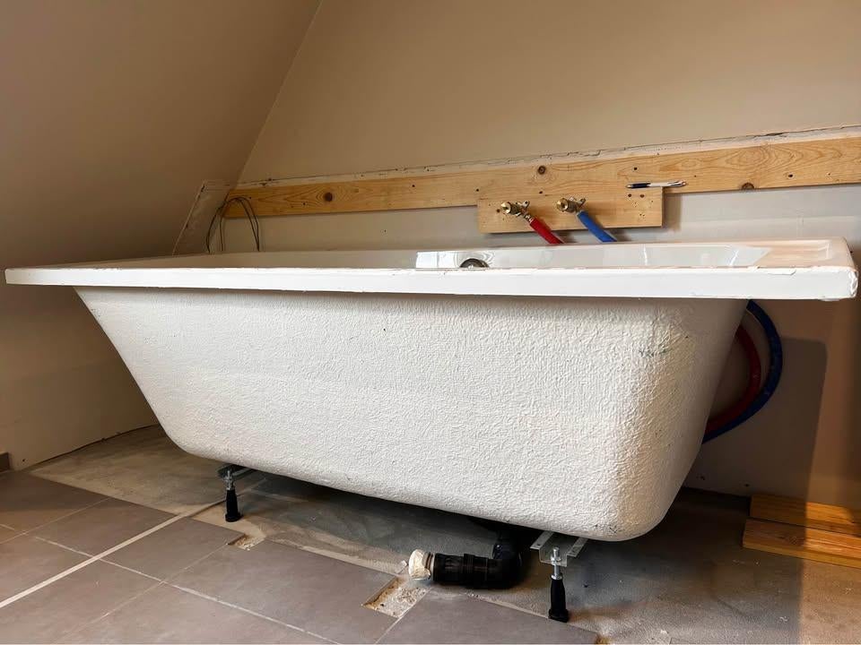 Bad Villeroy & Boch, Huis en Inrichting, Badkamer | Complete badkamers, Gebruikt, Ophalen