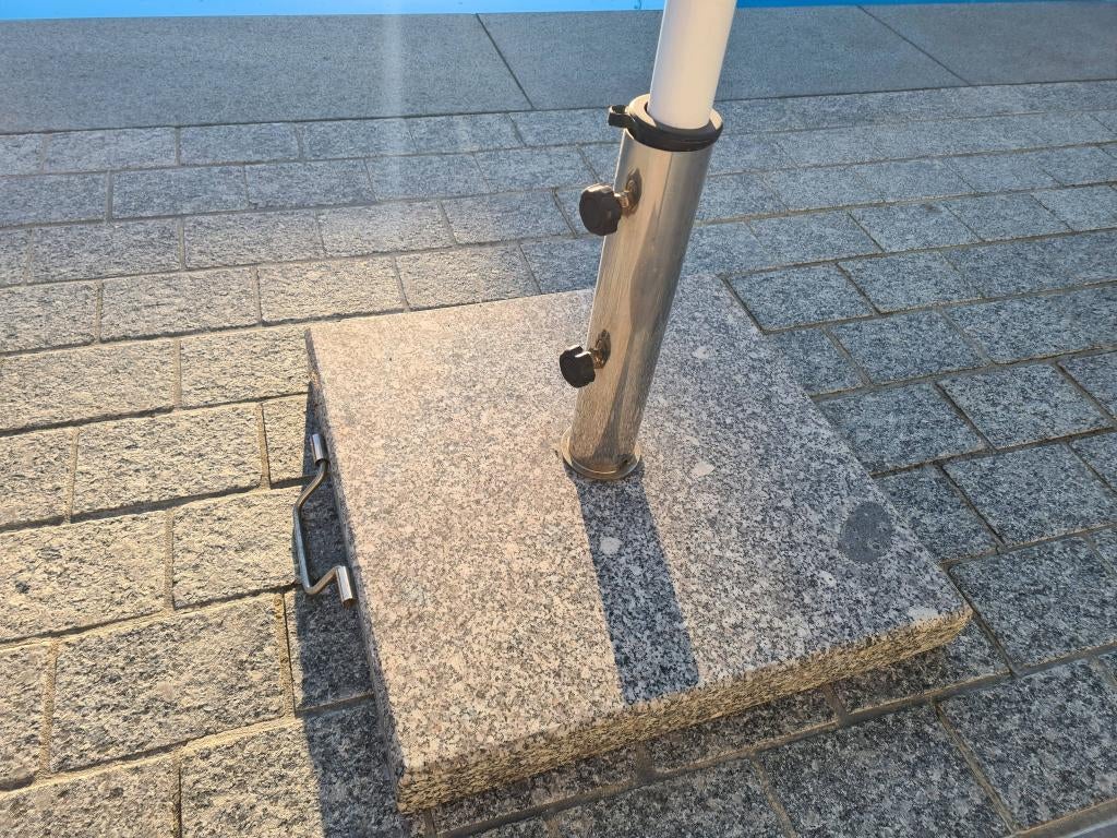 Parasol + voet, Tuin en Terras, Ophalen, Kantelbaar, 2 tot 3 meter, Zo goed als nieuw