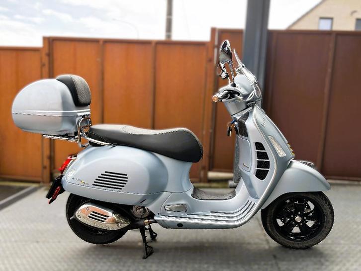 Piaggio Vespa 300 GTS 2023 1398km gar 1,2,3ans jhb, Motoren, Motoren | Piaggio, Bedrijf, Scooter, 12 t/m 35 kW, 1 cilinder, Minimaal motorrijbewijs A2