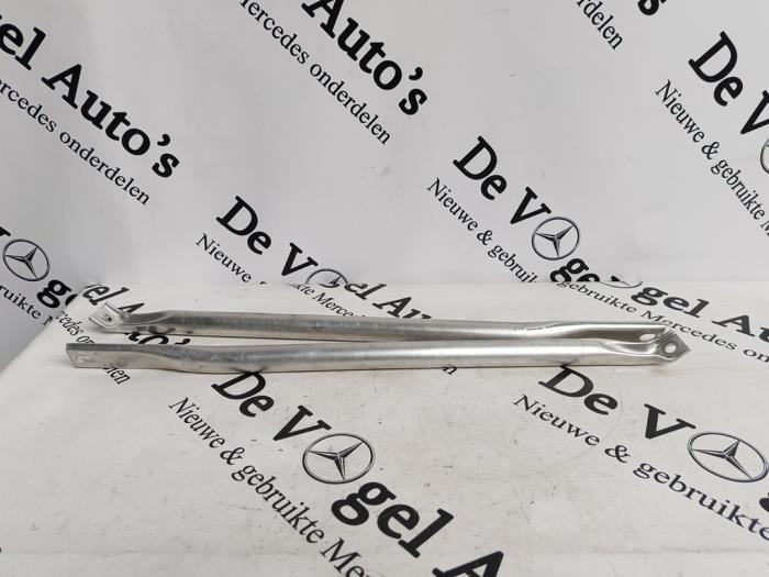 Support (divers) d'un Mercedes GLC-Klasse, 3 mois de garantie, Utilisé, -, -