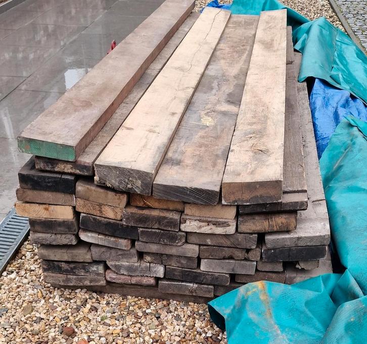 Lot de 40 Planches de Wagons en chêne non traité, Jardin & Terrasse, Poteaux, Poutres & Planches, Planches, Enlèvement