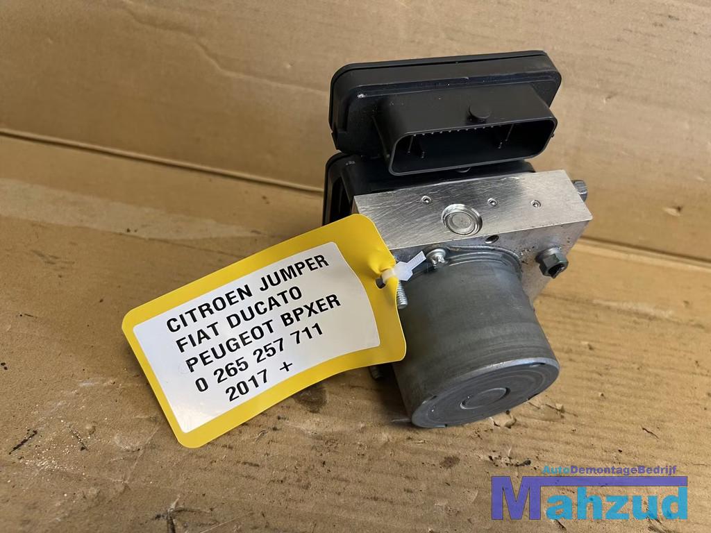 Citroen Jumper Fiat Ducato Peugeot Boxer ABS Pomp 0052065547, Autos : Pièces & Accessoires, Citroën, Stellantis N.V., Utilisé