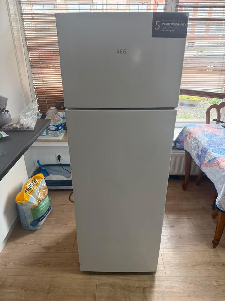 Koelkast frigo refrigerator fridge, Electroménager, Réfrigérateurs & Frigos, Comme neuf, Avec compartiment congélateur, Enlèvement