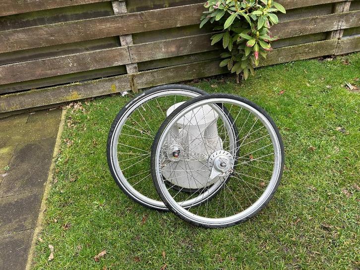 :Set Wielen 28 inch achterwiel 8 NEXUS versne. rollerbrake, Fietsen en Brommers, Fietsonderdelen, Gebruikt, Algemeen, Wiel, Ophalen of Verzenden