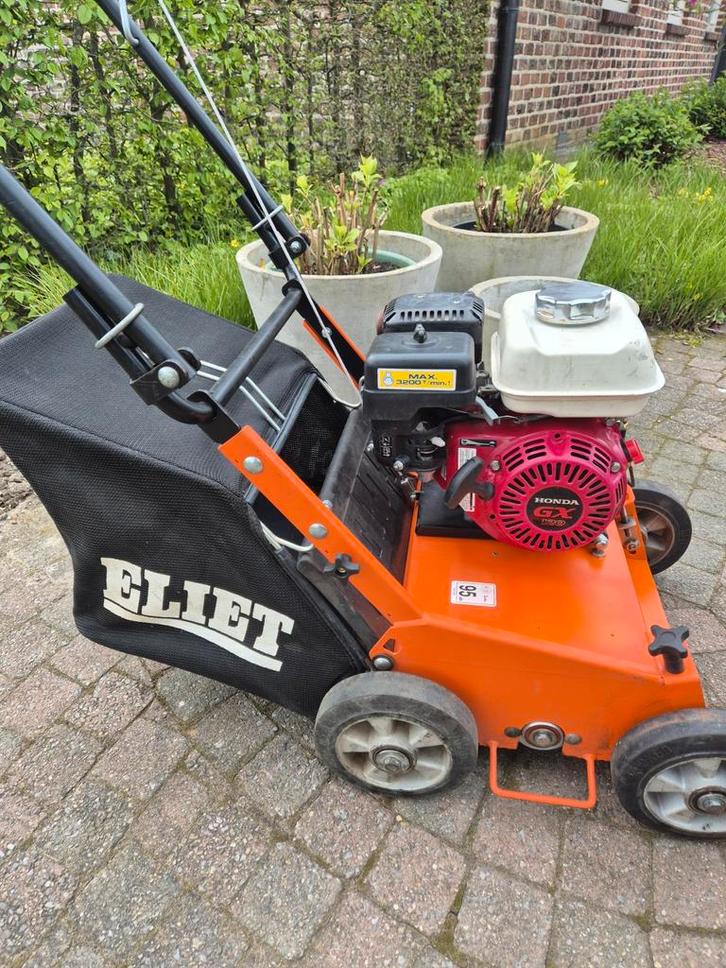 Eliet E401 verticuteermachine Honda (NIEUWE MESSEN SET), Tuin en Terras, Verticuteermachines, Zo goed als nieuw, Benzine, Ophalen