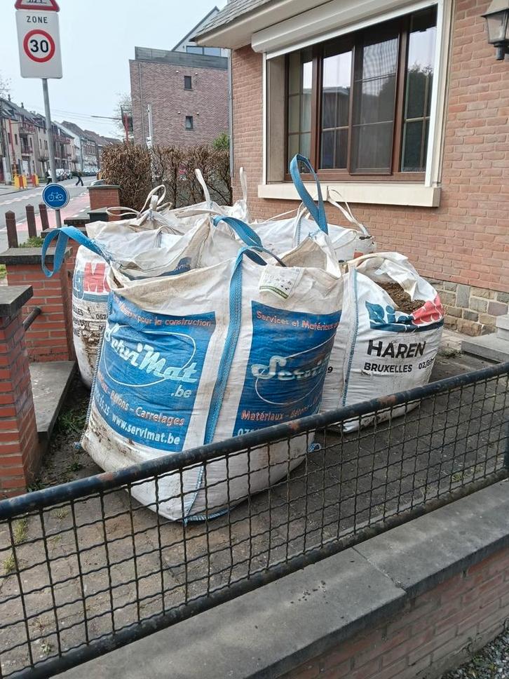 Je paye 50€ évacuation de 6 big bag de terre, Tuin en Terras, Zand, Ophalen