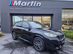 BMW X1 sDrive18iA Aut M Sport/ Panodak/ Trkhk/ verd ramen, Auto's, 135 pk, Gebruikt, Zwart, Zwart