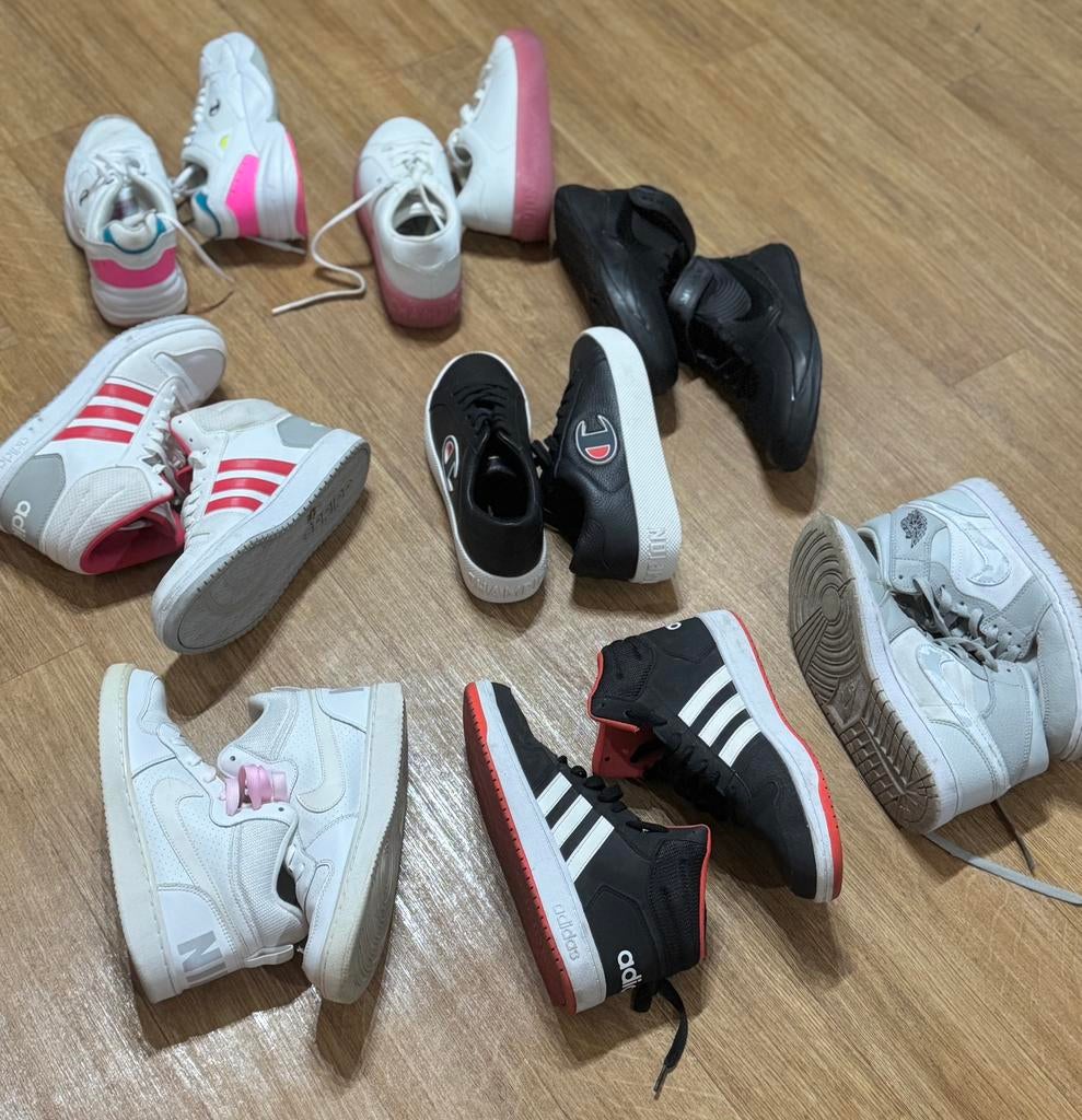 Lot de baskets champion adidas nike, Enlèvement ou Envoi, Comme neuf