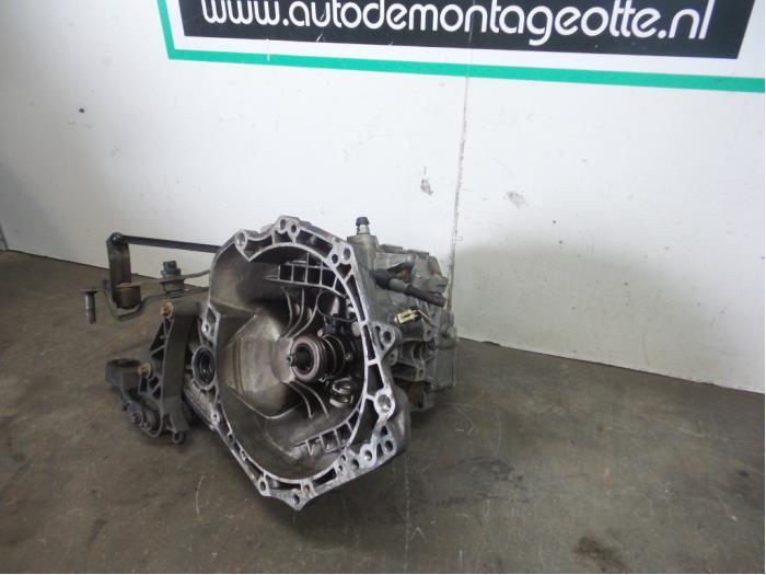 Boîte de vitesse d'un Opel Corsa (Corsa C 00-), Autos : Pièces & Accessoires, Transmission & Accessoires, Opel, Utilisé, 3 mois de garantie