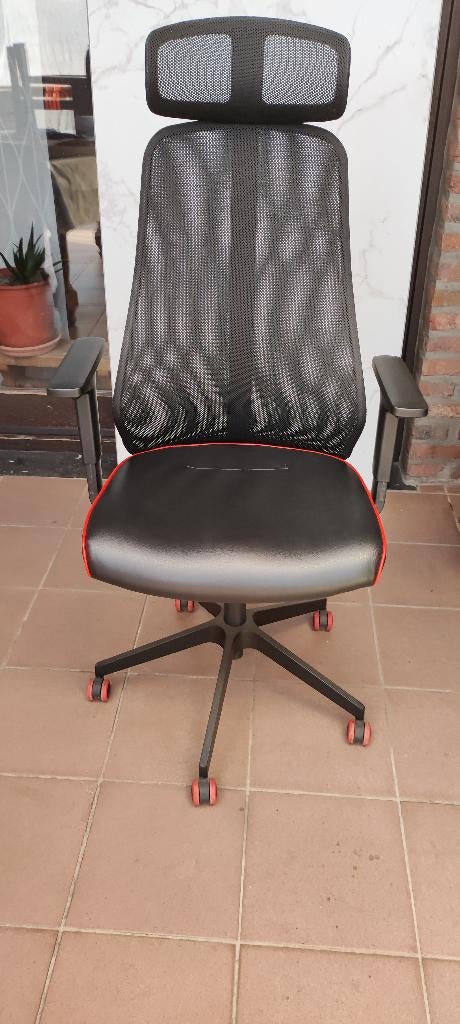 Fauteuil de gaming MATCHSPEL, Huis en Inrichting, Bureaustoelen, Ophalen, Gebruikt, Zwart, Gaming bureaustoel
