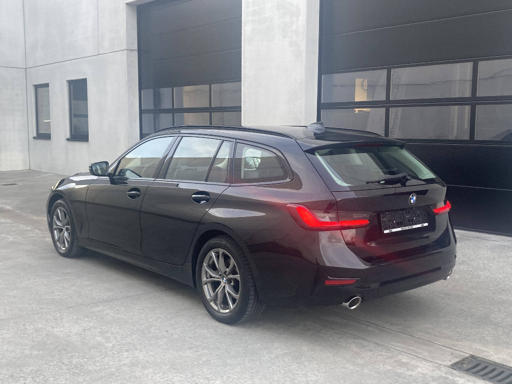 BMW 318i A Touring/Sportline/.../2 Jaar Garantie, Auto's, BMW, Automaat, Achterwielaandrijving, 4 cilinders, Leder en Stof