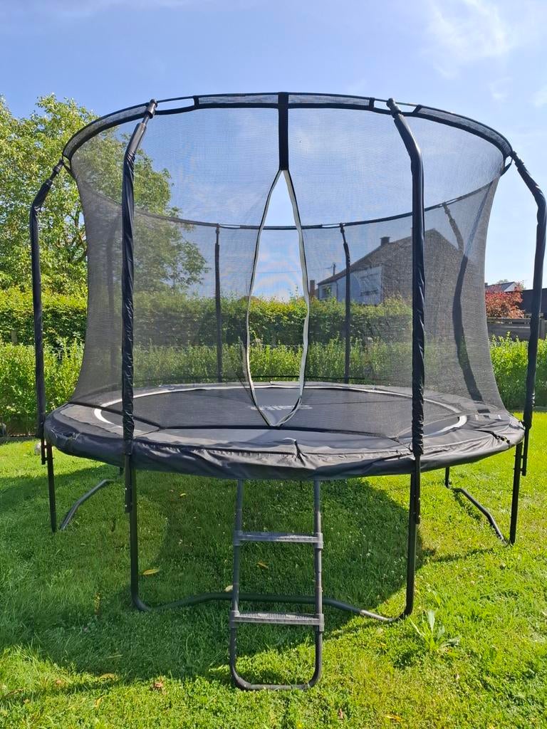 Trampoline Salta premium Black edition, Enfants & Bébés, Jouets | Extérieur | Trampolines, Enlèvement