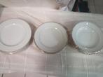 Porseleinen borden met gouden rand., Antiek en Kunst, Antiek | Keramiek en Aardewerk, Ophalen