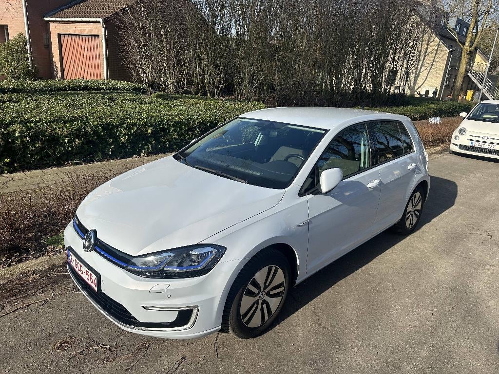 Volkswagen e-Golf 35,8 KWH / CARPLAY / KEYLESS / LED / CAM, Autos, Achat, Phares entièrement LED, Carnet d'entretien, Autres couleurs