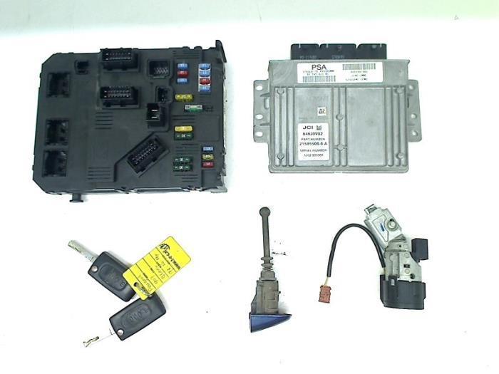 Serrure de contact + clé d'un Peugeot 407, Autos : Pièces & Accessoires, Autres pièces automobiles, Peugeot, Utilisé, 3 mois de garantie