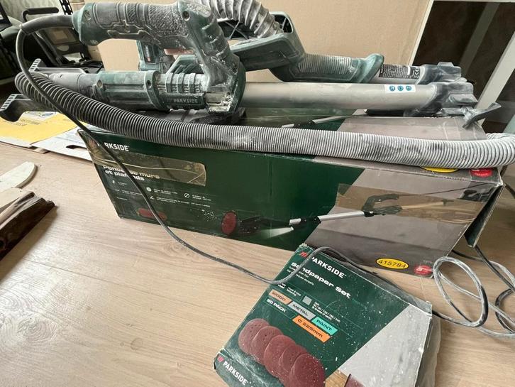 ponceuse pour murs et plafonds, Bricolage & Construction, Outillage | Ponceuses, Comme neuf, Ponceuse orbitale, 600 à 1200 watts