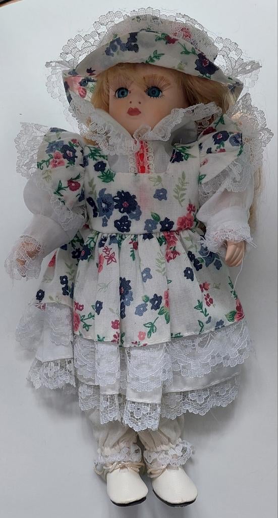 Porseleinen pop, Enlèvement ou Envoi, Poupée