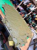 Olijf groen kalfs huiden 1-1.1 mm dikte soepel&glad A-3-4, Hobby en Vrije tijd, Ophalen of Verzenden, Zo goed als nieuw, Groen