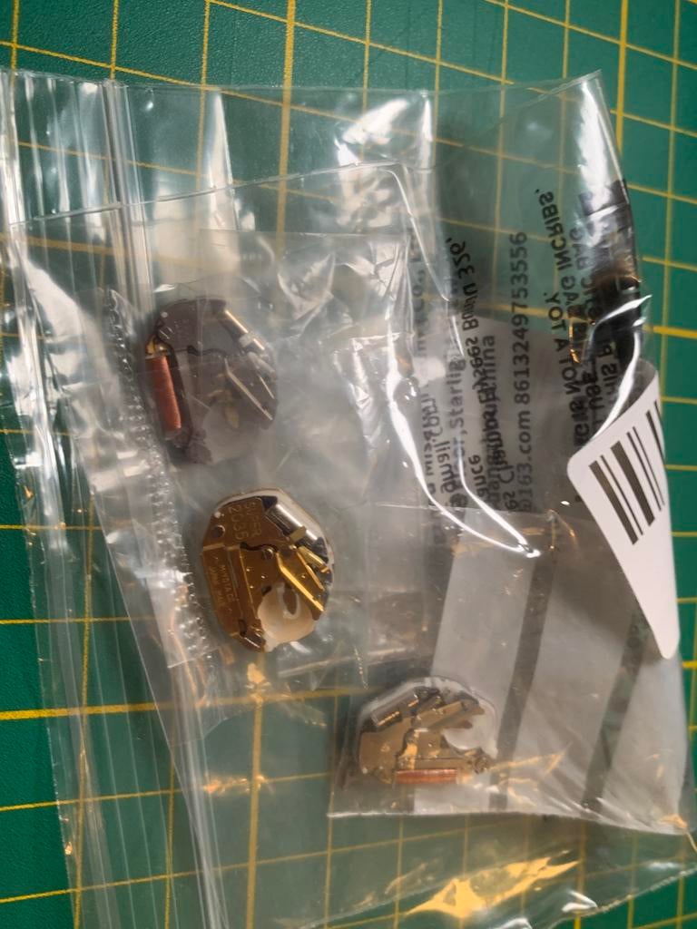 Miyota 2035 & 2036 uurwerkonderdelen set van 3 uurwerken, Antiek en Kunst, Ophalen of Verzenden