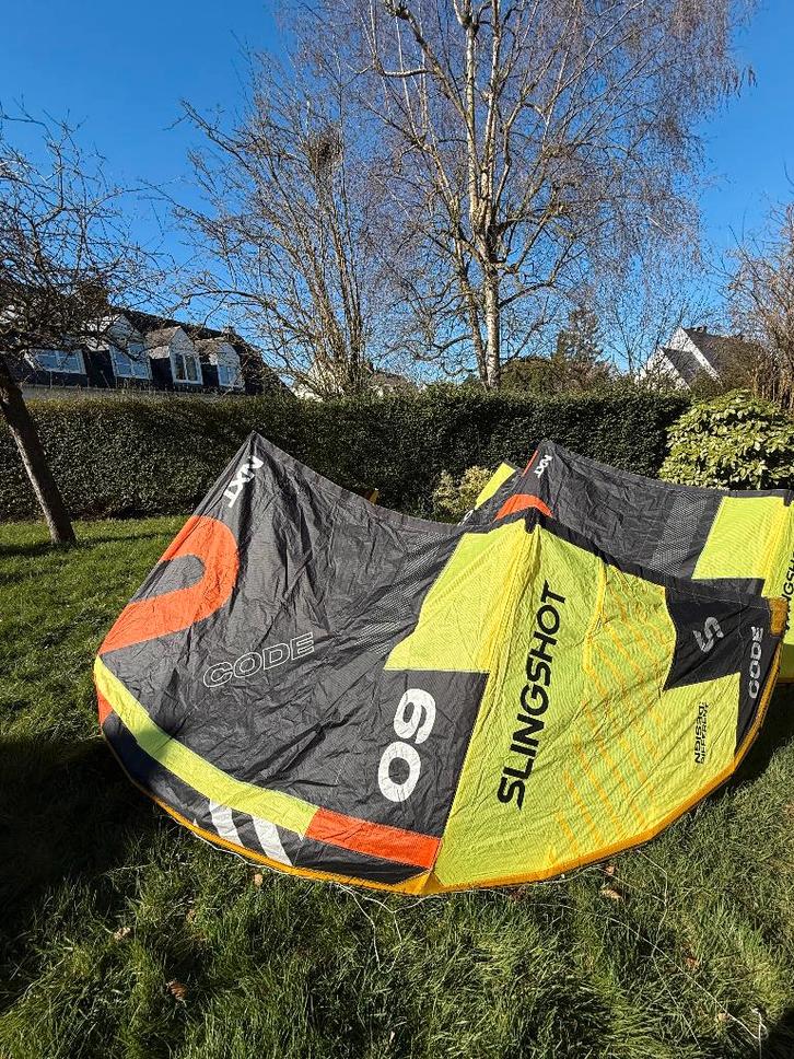 Slingshot Code NXT kitesurfvleugel van 9 meter, Watersport en Boten, Kitesurfen, Zo goed als nieuw, Kite, 9 m², Geen board, Verzenden