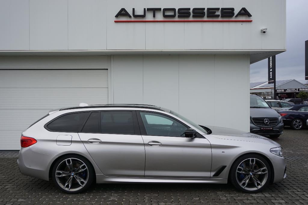 BMW M550d xDrive Break **Full option**, Auto's, BMW, Automaat, 2993 cc, Leder, Zilver of Grijs