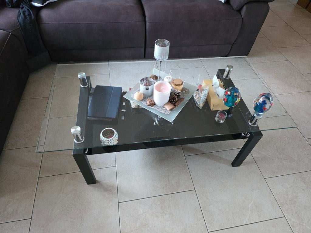 Table de salon, Enlèvement