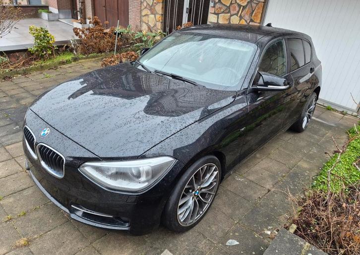 Bmw 116i 2014 pack sport 147.000km, Auto's, BMW, Particulier, 1 Reeks, Sportpakket, Benzine, 5 deurs, Handgeschakeld, Ophalen