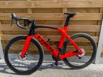 Trek Madone SL6 special - Nieuwstaat, Fietsen en Brommers, Ophalen, Carbon