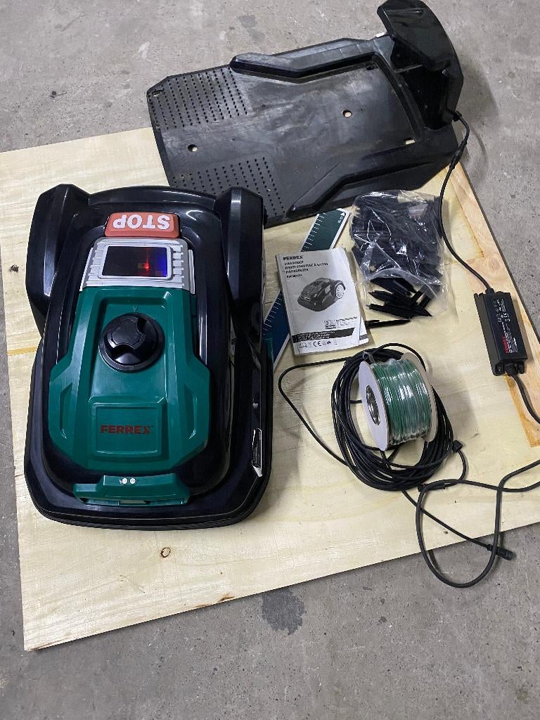 Robot tondeuse Ferrex R800 Easy +, Ophalen, Zo goed als nieuw, Ferrex, Met regensensor