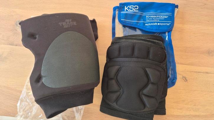 2 paar kniebeschermers voor volleybal voor dames, Sport en Fitness, Volleybal, Gebruikt, Bescherming, Ophalen