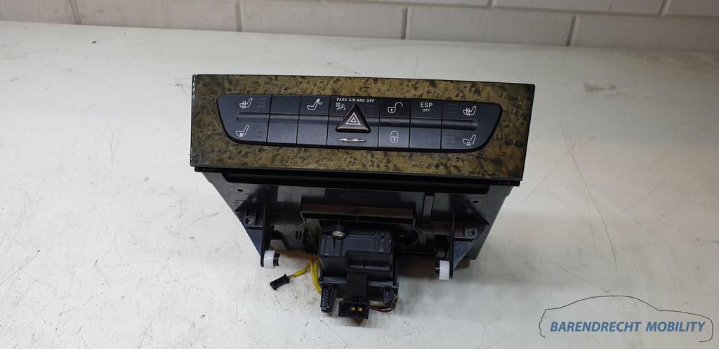 CD wisselaar W211 E Klasse Mercedes CLS W219 A2116800552 ori, Gebruikt, Mercedes-Benz AG, Mercedes-Benz, Mercedesstrasse 120
70372  Stuttgart, DE