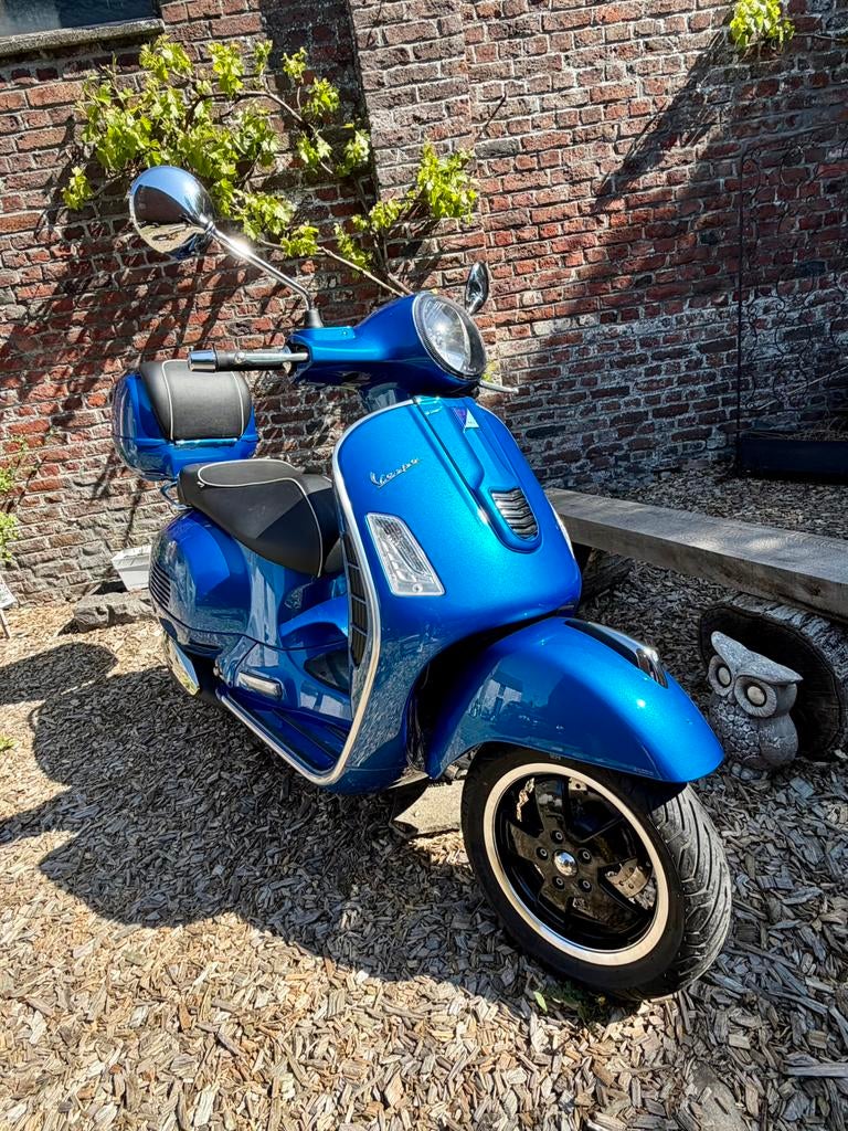 Vespa 125 GTS SUPER - 700 km, Fietsen en Brommers, Ophalen, Overige modellen, Nieuw, 125 cc