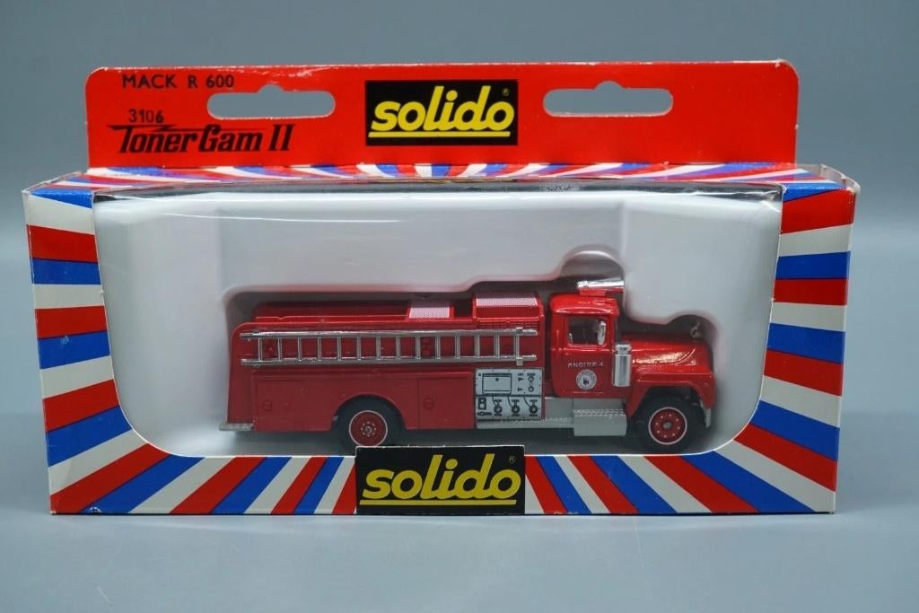 1:60  Solido 3106 Mack R 600 Pompiers Paris brandweer, Ophalen of Verzenden, Zo goed als nieuw, Bus of Vrachtwagen